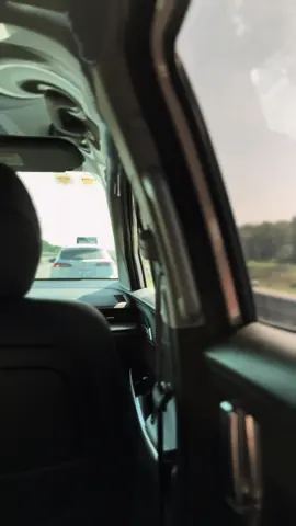 Lần thực sự rời đi, mọi thứ trở nên vô cùng tĩnh lặng...