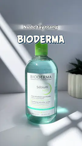 Mọi bước dưỡng da sẽ bằng 0 nếu như da không được làm sạch thật kĩ đó mấy bà. Tham khảo thử em nước tẩy trang #bioderma này nha #nuoctaytrang #skincare #routine #viral 