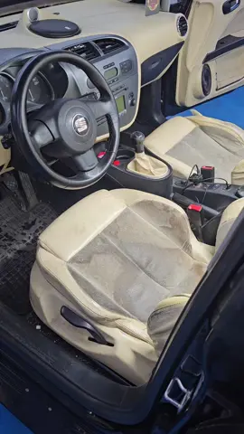 🔥 Stoian Detailing – MAȘINA TA MERITĂ WOW, NU “MERGE ȘI AȘA”! 🔥 Mașina ta poate arăta de zici că a ieșit acum din showroom… DAR doar dacă ajunge în locul potrivit. 💥 La noi nu există “lasă că e bine”. 💥 Nu facem spălătorie la minut. 💥 Noi facem TRANSFORMARE. Interior murdar, pete, praf, păr, plastice îmbătrânite? 👉 Le readucem la viață. 👉 Scoatem tot ce alții lasă în urmă. 👉 Luciu, protecție și miros fresh care ține. Exterior tern, mat, plin de urme? 👉 Polish profesional. 👉 Tratament ceramic premium. 👉 Diferență vizibilă din avion. 🔧 Aici se lucrează pe rezultate, nu pe povești. Vrei doar o spălare rapidă? Du-te oriunde. Vrei să te uiți la mașină și să zici “WOW, asta e a mea?” — vii la noi. 📍 Stoian Detailing – locul unde mașinile vin obosite și pleacă superbe. 📩 Programări în privat. ⚡ Locuri limitate. Cine prinde, prinde. #viraltiktok2021 #stoiandetailingconstanta #f#fdetailingcars #siat 