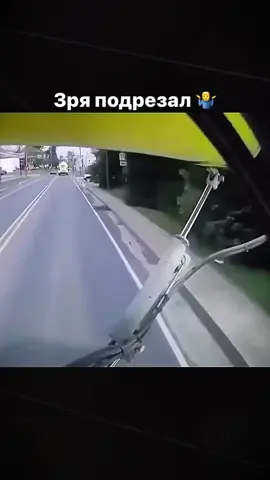 Kejadian di Aceh Tamiang. Detik detik menegangkan seorang pemuda terjebak banjir. Pihak keluarga menyampaikan rasa syukur atas keselamatan putranya serta berterima kasih kepada para kerabat dan masyarakat yang telah memberikan bantuan. Mereka juga berharap doa yang sama mengalir untuk masyarakat di Aceh yang masih terdampak banjir. [🎥: Desna Afdian] #evakuasi #banjirbandang #aceh