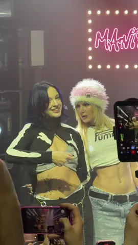 lidzey the it duo 💋 #manifest #manifestkonser #zeynepoktay #lidyapınar #keşfet 