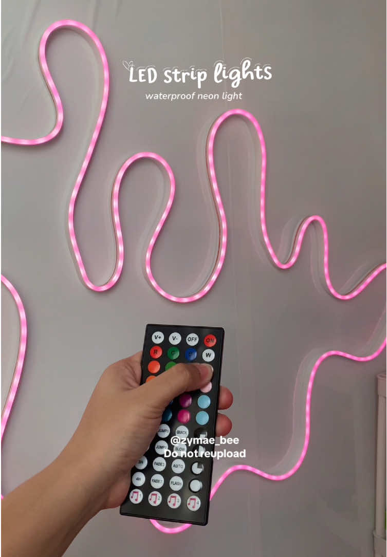 Replying to @anrooseeee 🏳️‍🌈♥️ LED strip lights for your christmas decor🎄💫🌸  💡5M/10M LED Neon Strip 🎵Syncs to music 🟡 16M colors + 100 scenes 💧Waterproof & flexible 📱Remote + Bluetooth control ⏰Timer + brightness  #ledlights #lights #waterproof #neonlight #roomdecor 