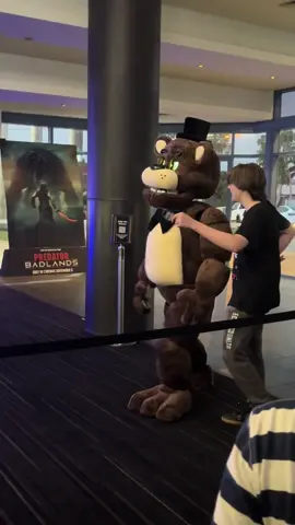 #fnaf #fivenightsatfreddys #fivenightsatfreddys2 #readingcinemas #fnafcosplay @Reading Cinemas Australia  Bonnie: @Jascend  Freddy: @MrGlorii  Check out their page & YouTube channel! 
