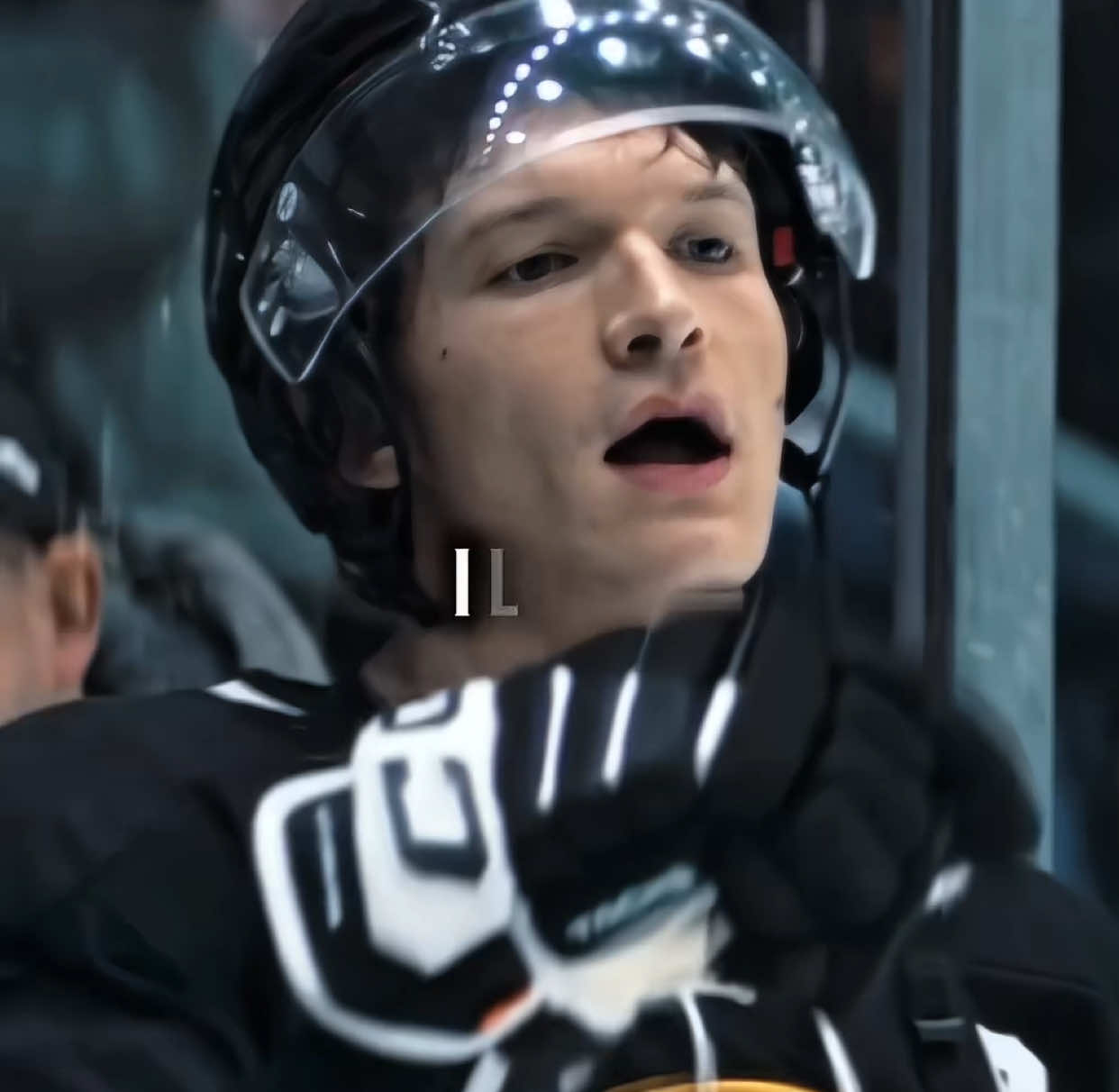 munculnya sebentar huft  #heatedrivalry #connorstorrie #hudsonwilliams 