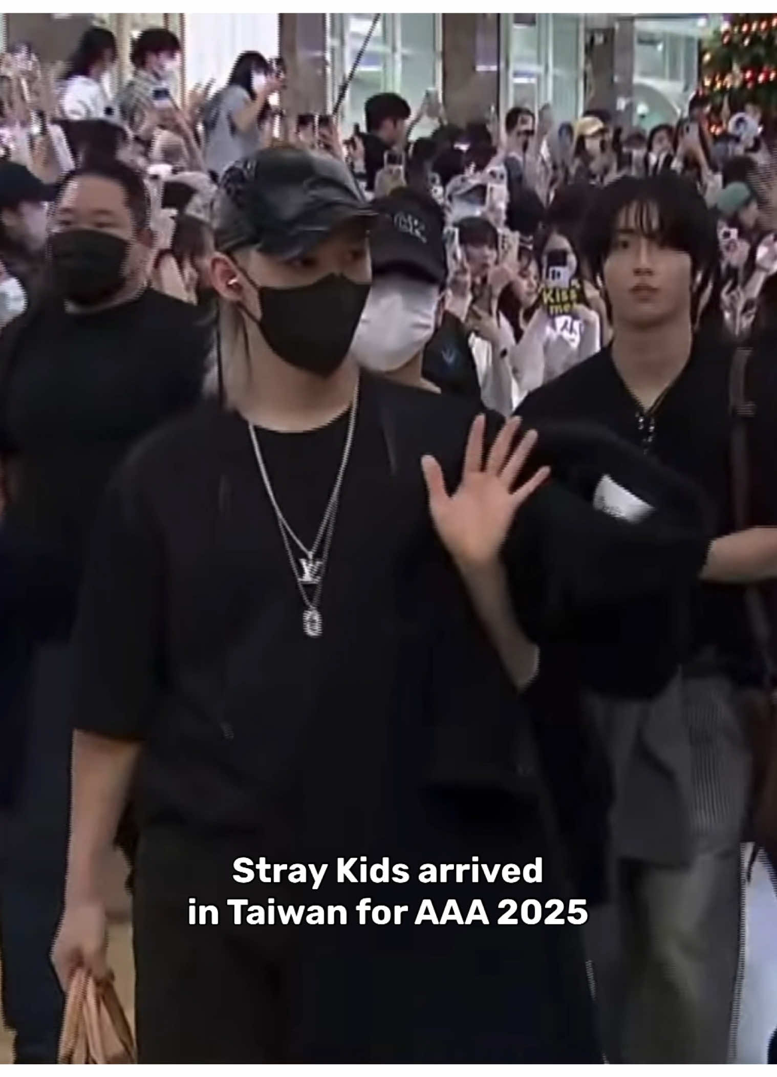 2025 ASIA ARTIST AWARDS (AAA). Dec 06, 2025 | Red Carpet - 3:00PM KST | Award Ceremony - 5:00PM KST. #straykids #skz #skzairport 