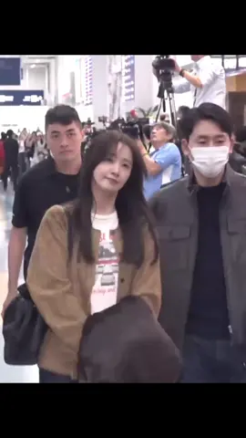 YoonA tiba di Bandara Internasional Kaohsiung untuk AAA 2025✨️  #yoona #limyoona #snsd #girlsgeneration 