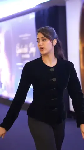 one word for Janhvi #shorts #bollywood #dd #foryoupage 