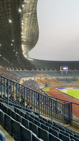 Situasi sore ini #bandung #mentahan #persib #gelorabandunglautanapi 