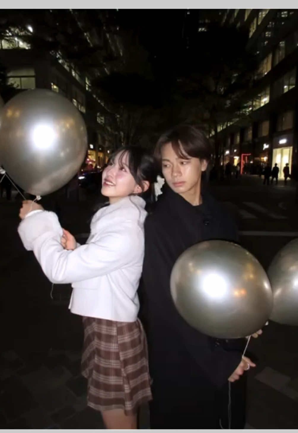 ⁡ ⁡金吾くんとイルミネーションデートしてきたよ✩.*˚ 一緒にイルミネーション見れて楽しかったよー🫶🏻！ 冬っぽい可愛いファーのお洋服で女の子らしくしてみました( ˶'ᵕ'˶)⸝‪‪‎♡ 冬のデートぽくて可愛い🥹 ⁡ --- 撮影協力： ザ・ペニンシュラ東京 --- @GRL_official  @内田金吾（きんご）  #PR  #GRL #グレイル  #今日好き