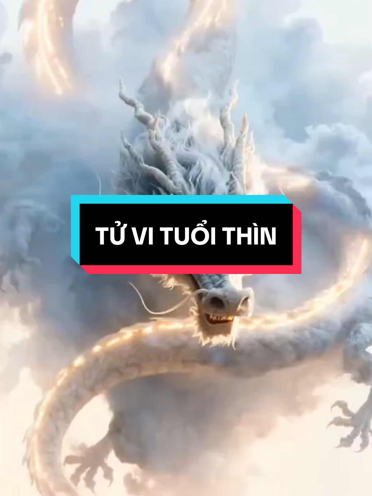 ​🐉 Phân Tích Ngắn Gọn Về Người Tuổi Thìn ​Trong 12 con giáp, Rồng (Thìn) là biểu tượng của quyền lực, sức mạnh phi thường, tham vọng và sự linh thiêng. Người tuổi Thìn thường mang trong mình khí chất đặc biệt, nổi bật giữa đám đông và được nhiều người kính trọng. ​✨ Ưu Điểm Nổi Bật ​Tố chất Lãnh đạo: Người tuổi Thìn có bản lĩnh, sự tự tin cao độ và khả năng thu hút người khác. Họ thường giữ vị trí dẫn dắt, có tầm nhìn xa trông rộng và sẵn sàng gánh vác trách nhiệm lớn. ​Tham vọng và Chí tiến thủ: Họ không bao giờ thỏa mãn với hiện tại, luôn có lý tưởng và mục tiêu rõ ràng, dũng cảm đối mặt với thử thách. Sự nhiệt huyết và năng lượng cao giúp họ đạt được những thành tựu đáng nể. ​Thông minh, Thẳng thắn: Người tuổi Thìn thông minh, nhạy bén, thẳng thắn, không thích sự dối trá và rất coi trọng chữ tín. ​Hào phóng, Cởi mở: Họ rộng rãi, thích kết giao bằng hữu và sống nhiệt tình, lạc quan. ​🚧 Nhược Điểm Cần Khắc Phục ​Tính Nóng nảy, Bốc đồng: Đây là nhược điểm 