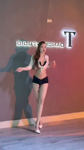 A viết tên a vào đii #fyp #xuhuong #viral #dancebar #daynhay 