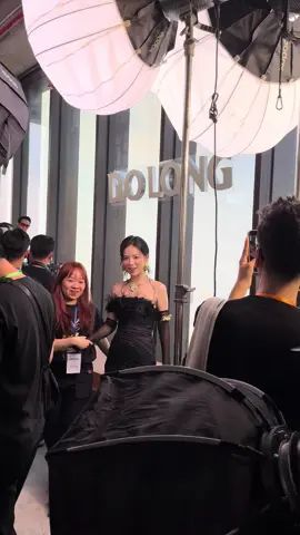 Đẹp quá o Hồng ơi#thamdoshowbiz #dolong #dolongfashionshow #lehaanh 