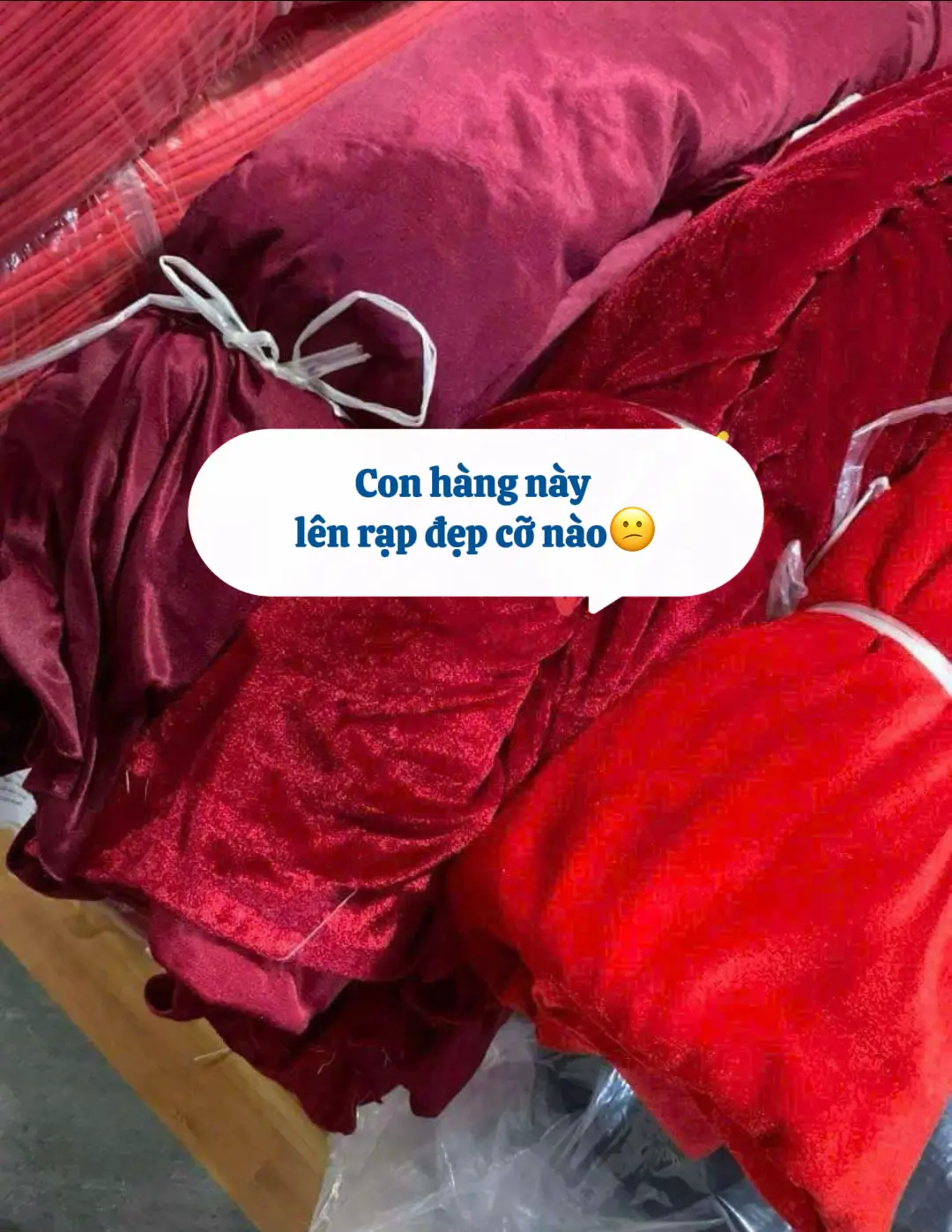 Tone đỏ chưa bao giờ hết hot ✨ #vaiphatloc #xuhuong #fyp #abcxyz #trangtritieccuoi #decortieccuoi 