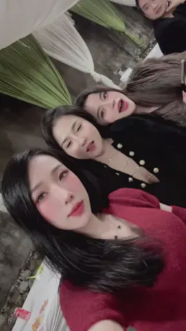 Quya video à....? 🤣🤣 @Hà Vân @🤍MiMi🤍 #hottrend  #trending #fyp 