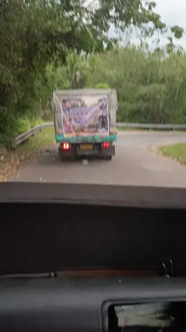 Alhamdulillah bantuan dari bg @rianarifinnnn10  udah masuk Sumbar sekarang perjalanan dari batusangkar ke Padang.terima kasih atas bantuannya buat saudara kami yg kena bencana di sumbar 🙏🙏🙏