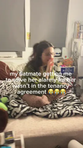 me just hearing ‘ANNIE’ repeatedly help😭😭 #alarmy #alarmclock 