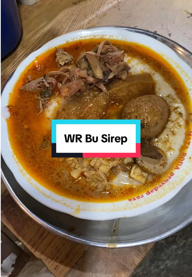 Part 217 - Kangen bubur jangan ndeso, lumayan antri tapi sat set kok, bu Sirep pindah tengah ya, rasa OK n harga aman 📍WR Bu Sirep Pasar Ngasem 05.00-11.30 #kulinerjogja #bertinjajan #kulinerpasarngasem #buburndeso #warungmakanbusirep 