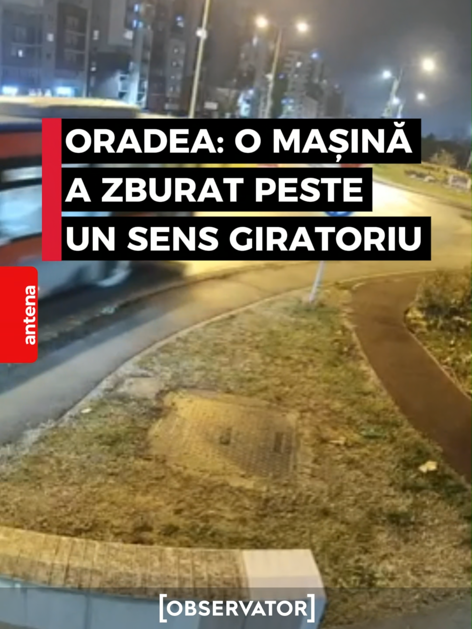 Accident spectaculos la Oradea, pe strada Oneștilor. Un șofer de 55 de ani a zburat cu mașina pe deasupra unui sens giratoriu, la câteva secunde după ce un autobuz a trecut prin sens. Nu s-a izbit nici de mașinile care treceau pe acolo, ci a trecut pe deasupra lor.  Șoferul a suferit răni ușoare și medii, spun cei care au intervenit să-l descarcereze. Din primele informații, bărbatul tocmai avusese o criză de diabet și nu a mai putut controla volanul. #oradea #accident #giratoriu #stiri #fyp