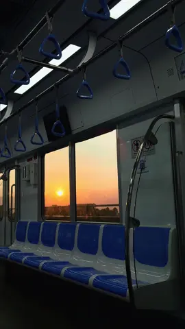 Chuyến tàu hoàn hôn #chill #Metro #sunset #metrobenthanhsuoitien #thugian 