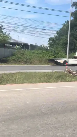 อาชีพที่กำลังรุ่ง ไปได้สวย ในหาดใหญ่ ช่วงนี้ #น้ำท่วมหาดใหญ่ 68  #รถสไลด์ 😅💸💵🛻🛻