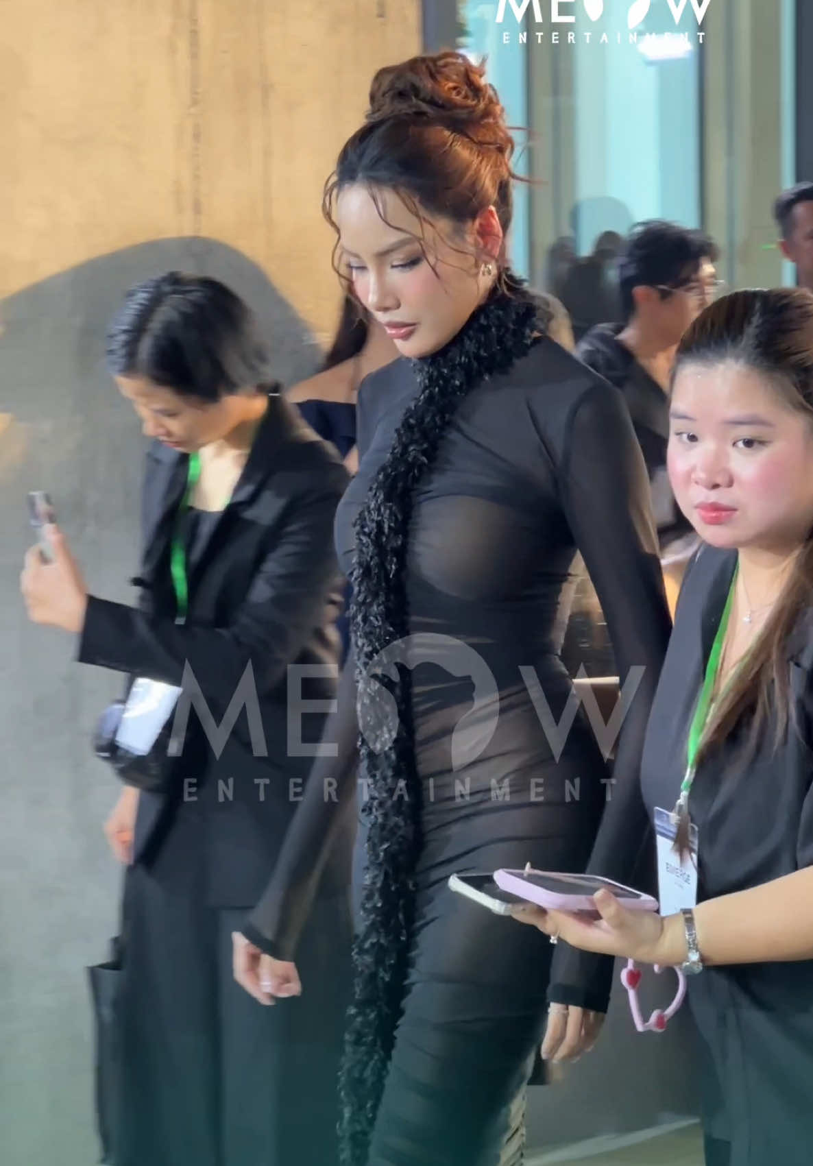 Hoa hậu Lê Hoàng Phương diện váy khoe đường cong căng đét khi xuất hiện tại show của Đỗ Long #Meowentertainment #Tiktokgiaitri #meownetwork