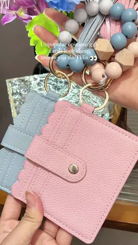 Skip the boring holiday gifts - this wristlet keychain wallet is practical, stylish, and just the right size to slip in a gift card for that extra thank you. Perfect for teachers, coworkers, or anyone on your list.#HolidayGiftideas #KeychainWallet #TeacherGiftidea #GiftCardHolder #EverydayEssential #walletcard #miniwallet #michaela