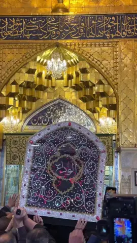 الان من ضريح سيد الشهداء تشييع نعش ام البنين عليها السلام  اجواء كربلاء الان تابع👇🏻 الحساب وسوي لايكات 👍🏻 انشر يوميات كربلاء😍💚 كربلاء  العتبة الحسينية المقدسة 📸🩵 كربلاء العتبة العباسية المقدسة 📸🤍 #العتبة_الحسينية_المقدسة 