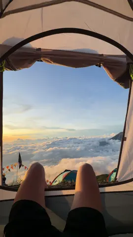 udah ga penasaran lagi ma sunset sumbing🥹 sekalinya ke sumbing di kasih cerah #fypシ #pendakigunung #gunungsumbing #sumbingviagajahmungkur #pendakifomo 