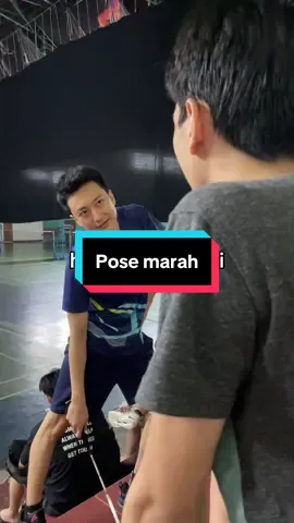 #stitch with @ Pose marah pas mau badminton #bulutangkis #badminton #yesyeschrisrol #fyp 