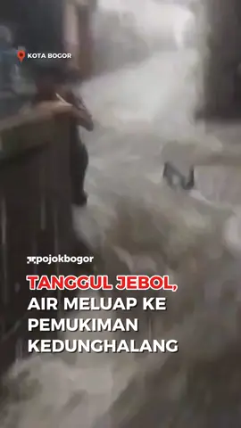 Hujan deras hari ini (5/12/2025) melanda Kedunghalang. Air meluap ke area pemukiman setelah tanggul di sekitar lokasi dilaporkan jebol. Warga diminta tetap waspada dan segera mengungsi bila ketinggian air terus meningkat. Pantau terus informasi resmi dan ikuti arahan petugas di lapangan. source video: warga #pojokbogor #infobanjir #waspadabanjir #kedunghalang #beritabogor 