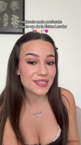 Nu sunt foarte creativă pe partea de machiaj dar am câteva produse bune pentru rutina mea simplă de make-up care mi se par absolut necesare🎀  @Estée Lauder gifted 