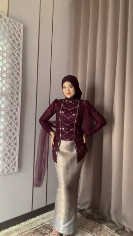 pesona kebaya kutubaru aruna 💕 #kebaya #kebayawisuda #rekomendasikebaya #fyp #nappakebaya 