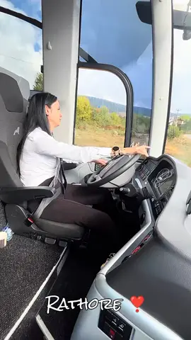 #creatorsearchinsights #Beautiful❣️ #bus #viralsong #100kfollowers 