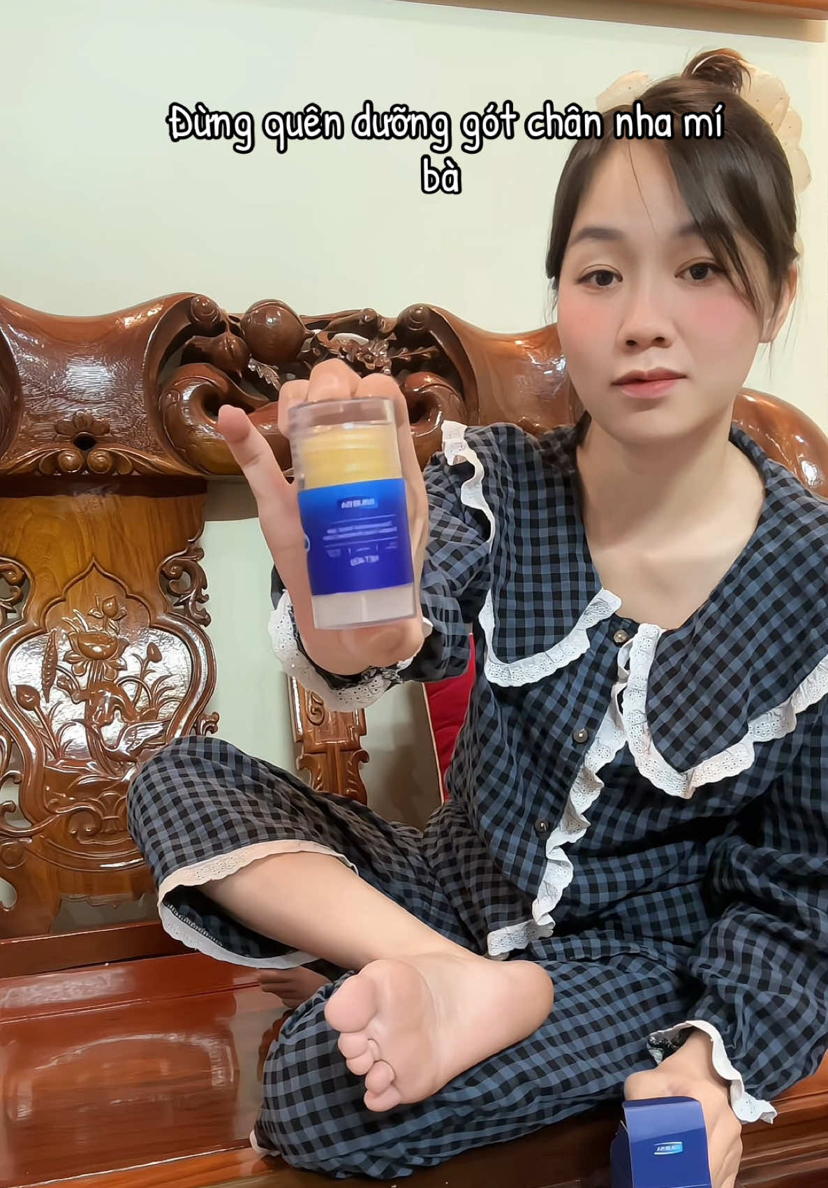 Trời ơi, đừng quên dưỡng gót chân nha mấy bà #kemduonggotchan 