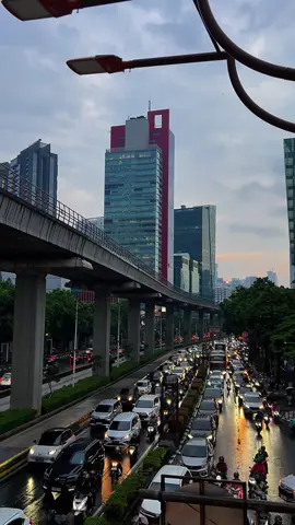 Siapapun boleh ambil video2ku , kalian edit sendiri ya, engga follow gpp ko, di izinin. #jakarta #lrtjabodebek #citylights #fyp #foryou 