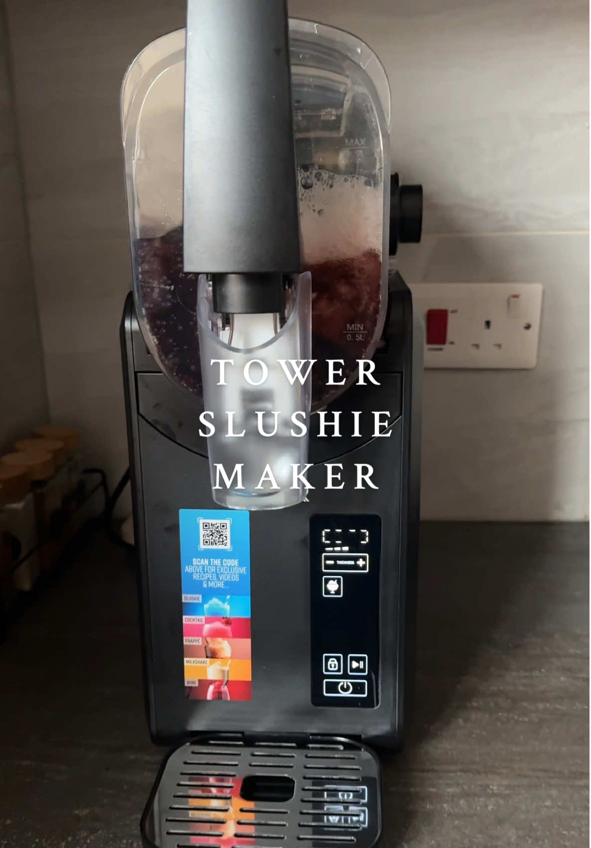 Tower Slushie/ Frozen Drinks Maker, now on sale✨ #slushiemaker #tiktokmademebuyit #giftsunwrapped #dealdrops #towerhousewaresaff 