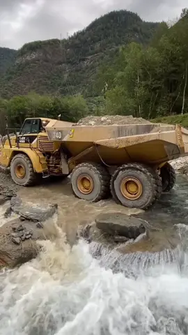 #mining #africamining #logistics #burkinaminingnews  #dumper 