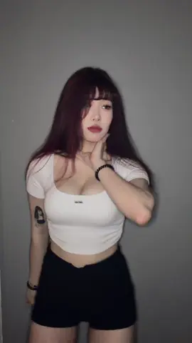 最近太忙了都沒時間拍 希望你們沒忘記我🥲🤍 #台中 #04 #fyp 