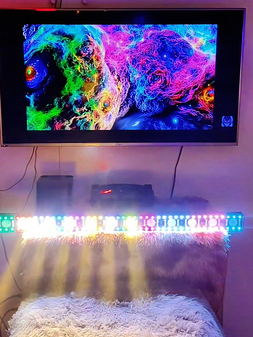 Kung may birthday o party sa bahay, sapat ang buga ng ilaw na ’to para magmukhang event setup #rgblights  #partylight  #discolight  #eventsetup  #indoorparty 