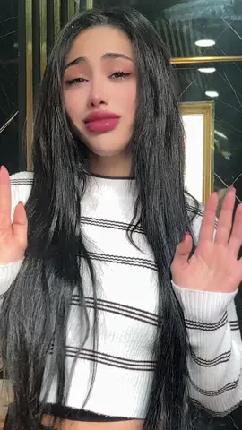 لم أعد أظن بأحد خير فكل الذين ظننا بهم خيرا في البدايه صدمونا في النهايه..💙