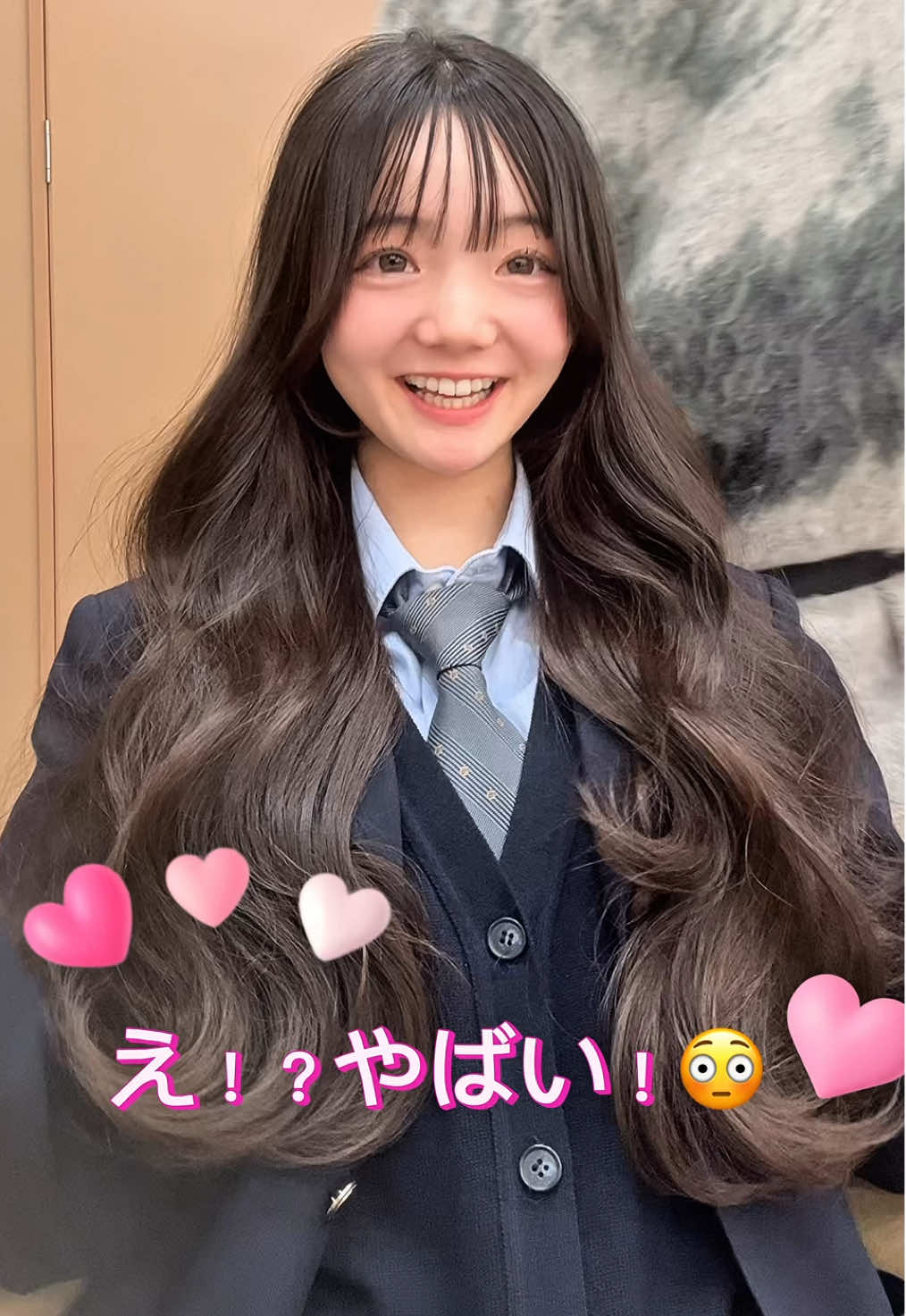 @あんな ちゃんご来店しました☺️髪質改善トリートメントしてさらに可愛くカットさせてもらいました！ 名古屋でボブ×縮毛矯正1番やってます！！学生支持率名古屋でNo.1です☺️緊張しちゃう方でも楽しく接客させて頂いてます！ ご来店楽しみにお待ちしてます！ ◎僕の担当年齢層 10代〜20代のお客様8割以上です！高校生も沢山来ていただいてます♡ ◎僕の得意な施術 ・ボブカット いま流行りの切りっぱなしボブやタッセルボブお任せ下さい♡ タッセルボブや切りっぱなしボブされたい方は縮毛矯正との組み合わせメニューがよりクオリティーやご自宅での再現性が上がります！🫶 ・美髪縮毛矯正 ピンピンにならない自然な縮毛矯正 痛みにくいオーダーメイド縮毛矯正 次の日から巻ける縮毛矯正 ------------------------------------------- 今まで縮毛矯正でピンピンになった、痛みが気になる、縮毛したら巻けないと言われた方！ 是非お任せ下さい☺️ ------------------------------------------- ◎アクセス 金山駅徒歩20秒！ 【Ma cherie by Lond】 ◎予約方法 インスタのdm又はホットペッパーからよろしくお願います！！ お悩み相談もお気軽にしてください🙌 #名古屋ボブ #金山ボブ #切りっぱなしボブ 