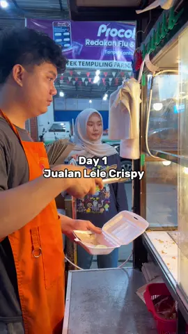 Day 1 jualan lele cripsy😊  #smilechicken 
