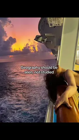 Travel the world instead of studying 🤌 #travel #geo #trend #fyp #airport 