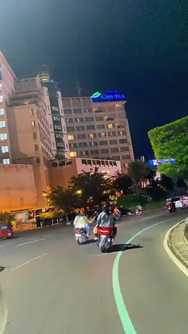 jatuh cinta sama kota ini di waktu malam🥹🤍 #semarang #semarang24jam #semarangstory #nightride 