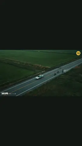 aku mau nangis kalo inget era ini, trejo comeback cuma 2 single digital selama setahun itupun jaraknya lama banget 🥲 kak hyunsuk banyak dihujat sampe sakit, kabar duka dari adek, paji sampe jadi dj sama sunwoo saking lamanya nganggur 🥹 pas mau comeback pun gatau harus seneng apa sedih, seneng karena beneran comeback tapi disisi lain juga sedih karena pergantian leader 😭😭 pas itu juga sedih banget gara² lama comeback banyak fans yang milih buat berhenti jadi teume 🥺 tapi aku bersyukur masih disini buat dukung kalian surrr 🥹🫶 selamat satu tahun rilis last night 🫶🫶 #treasure #treasure_yg 