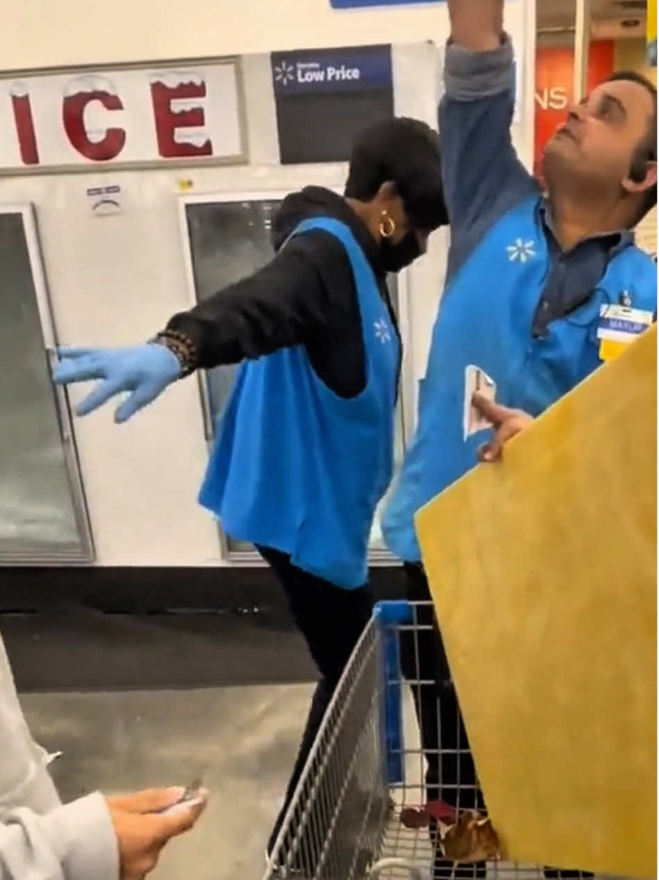 Gunung semeru meletus lagi pada sore hari ini rabu tanggal 19-11-2025 pukul -+16:00 wib #gunungsemerulumajang #gunungsemerumeletus #fyp #usa 