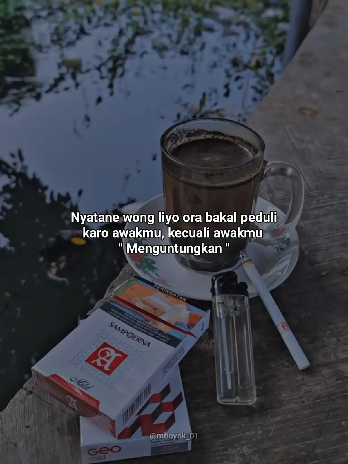 Bahan-bahan: 3 cup beras (cuci bersih) 4 siung bawang merah (iris tipis) 3 siung bawang putih (iris tipis) 3 buah cabai merah atau cabai rawit utuh (opsional) 1 batang serai (geprek) 2 lembar daun salam 2 lembar daun jeruk (opsional) 1 sdt garam 1/2 sdt kaldu ayam/jamur 1 sdt gula pasir 1 sdm minyak atau 1 sdm margarin 600–650 ml air (sesuaikan jenis beras) Pelengkap (opsional): Ikan asin goreng Tahu/tempe goreng Sambal terasi Kemangi 👩‍🍳 Cara Membuat: 1. Tumis bumbu - Panaskan minyak/margarin. - Tumis bawang merah dan bawang putih hingga harum dan sedikit kecokelatan. 2.Masukkan bumbu lain - Masukkan serai, daun salam, daun jeruk, cabai. - Aduk sebentar hingga semua harum. 3. Masak bersama beras - Masukkan tumisan ke dalam beras yang sudah dicuci. - Tambahkan garam, gula, dan kaldu. - Masukkan air sesuai takaran. - Aduk rata. 4. Masak nasi Jika menggunakan rice cooker: tekan cook dan biarkan matang. Jika menggunakan panci dandang/kompor: masak hingga air menyusut, lalu kukus 15 menit dengan api kecil. 5. Sajikan Aduk nasi liwet hingga bumbu merata. Sajikan bersama ikan asin, sambal, tahu-tempe, dan kemangi agar lebih sedap. #jowopride #storykatakata #storytime #4u #fyp 