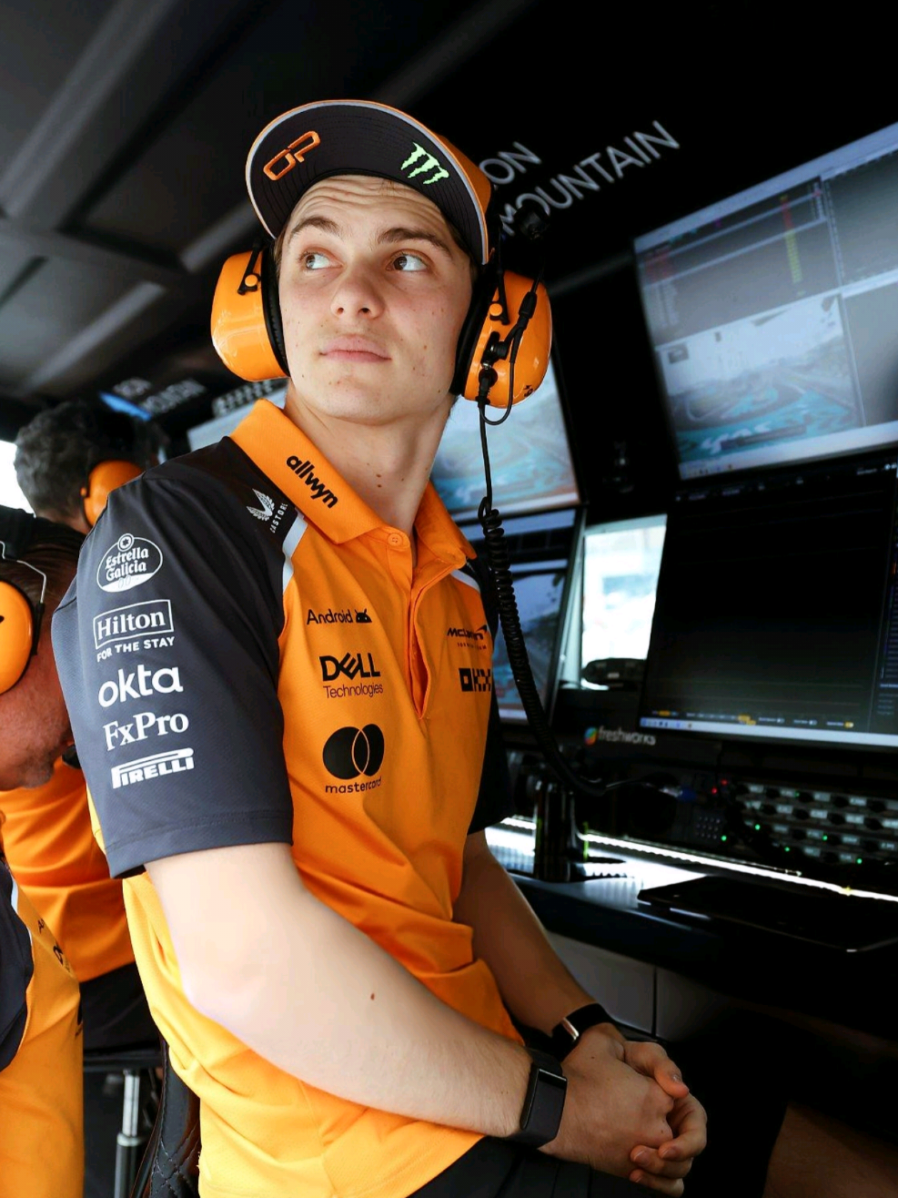 caught in 4K @Oscar Piastri  #abudhabigp #oscarpiastri #f1tiktok #foryou #mclaren 