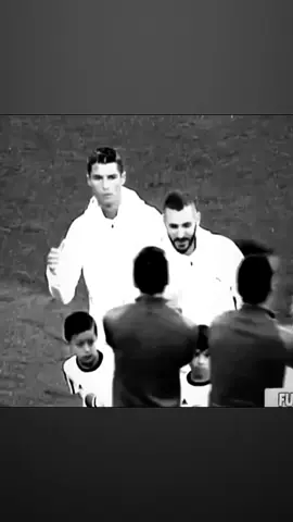 لما البطل يلعب 🔥#ronaldo #tiktokviral #ryp #4u #foryou 