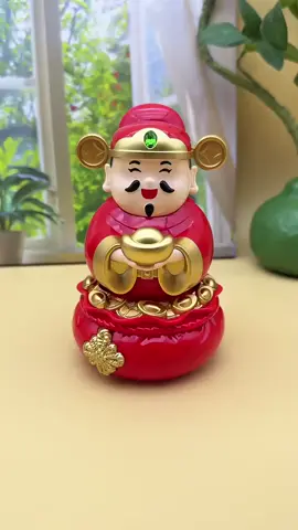 Ông Thần Tài lắc lư năng lượng mặt Trời ☀️ Sản phẩm ở giỏ hàng trong trang cá nhân em ạ❤️ #trangtritet #ongthantai #tuongthantai #xomtrangtri #tet2026 